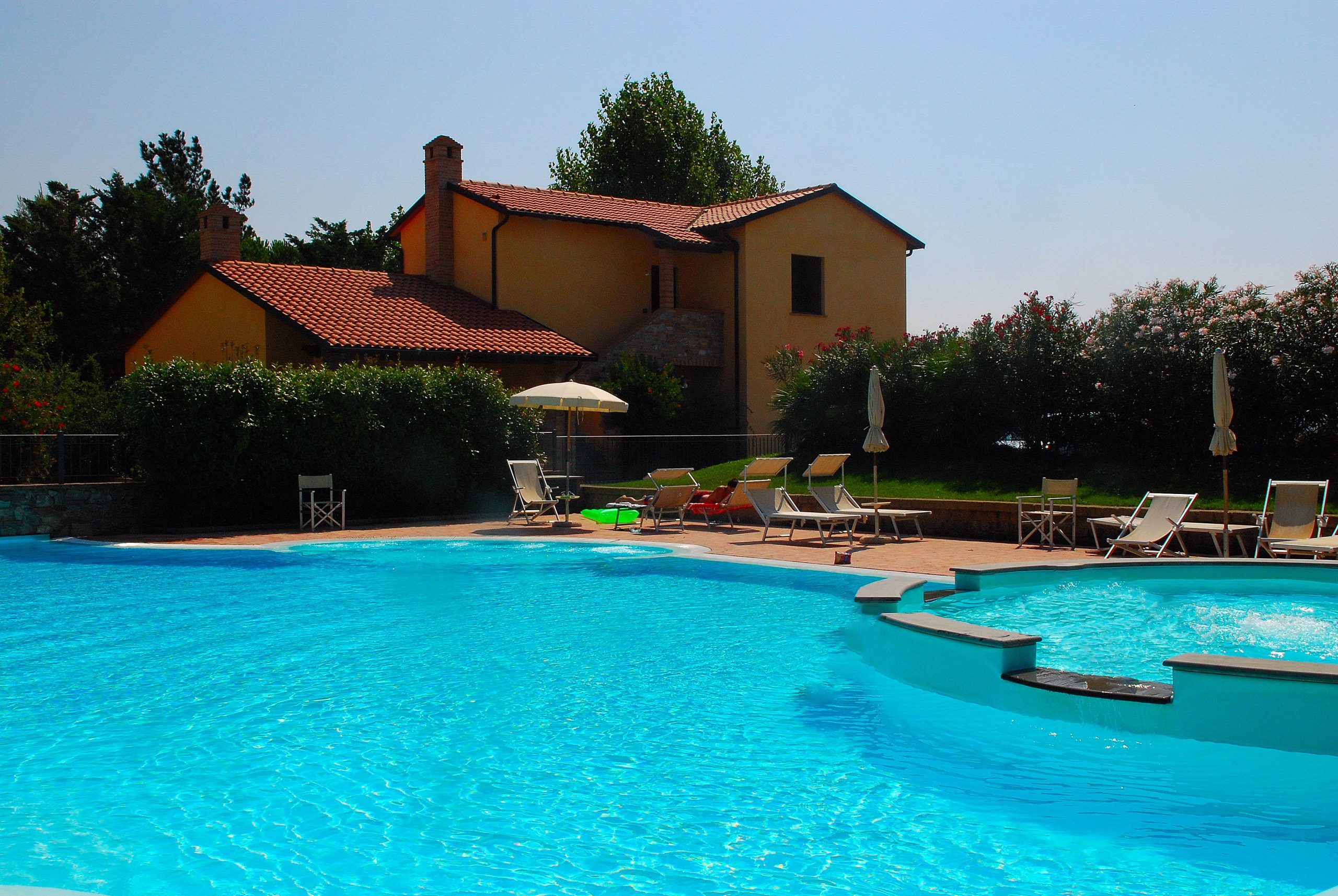 Residence con Piscina Follonica Vacanze con bambini mare